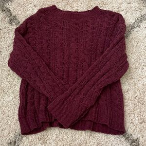 Small American Eagle sweater